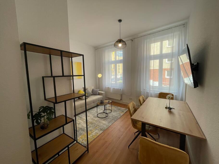Lucky Stays Ls01 - Vollausstattung - Zentrum - Aufzug - Grosse Kueche - 2 Zimmer - Smart-Tv Maagdenburg Buitenkant foto