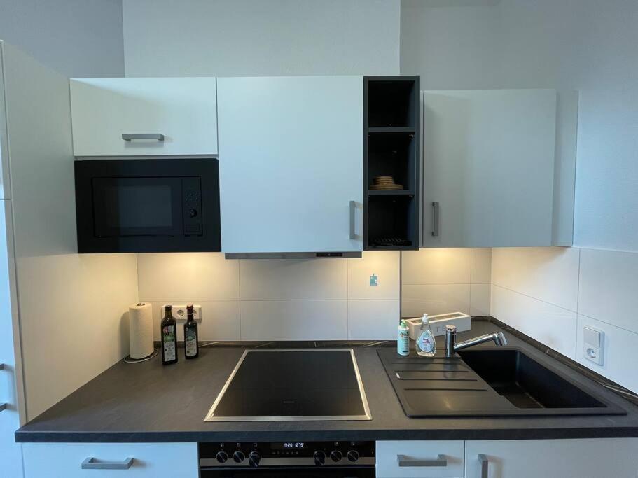 Lucky Stays Ls01 - Vollausstattung - Zentrum - Aufzug - Grosse Kueche - 2 Zimmer - Smart-Tv Maagdenburg Buitenkant foto